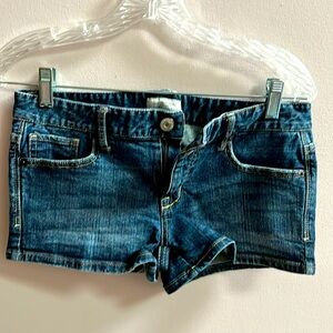 Aeropostale Denim Short Shorts Size 5/6 Mini Short 100% cotton inseam 2.25”
